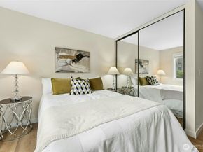 14727 NE 35th Street, Bellevue WA 98007