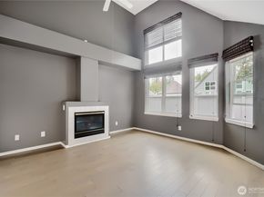 6711 S 239th Place N102, Kent WA 98032