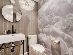 6711 S 239th Place N102, Kent WA 98032