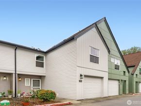 6711 S 239th Place N102, Kent WA 98032
