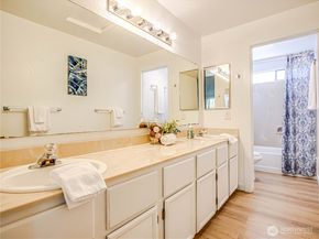 8407 18th Avenue W 4102, Everett WA 98204