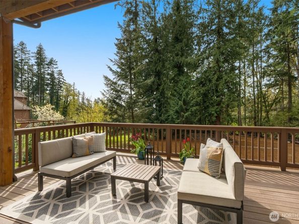 10143 Battle Point Drive NE, Bainbridge Island WA 98110