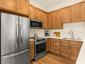 10143 Battle Point Drive NE, Bainbridge Island WA 98110