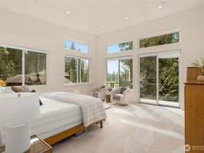 10143 Battle Point Drive NE, Bainbridge Island WA 98110