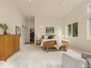 10143 Battle Point Drive NE, Bainbridge Island WA 98110