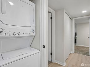 11506 NE 128th Street 22, Kirkland WA 98034