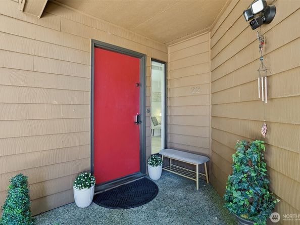 11506 NE 128th Street 22, Kirkland WA 98034