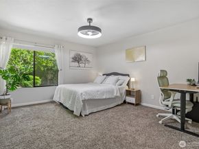 11506 NE 128th Street 22, Kirkland WA 98034