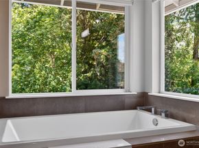 21212 129th Lane SE, Kent WA 98031