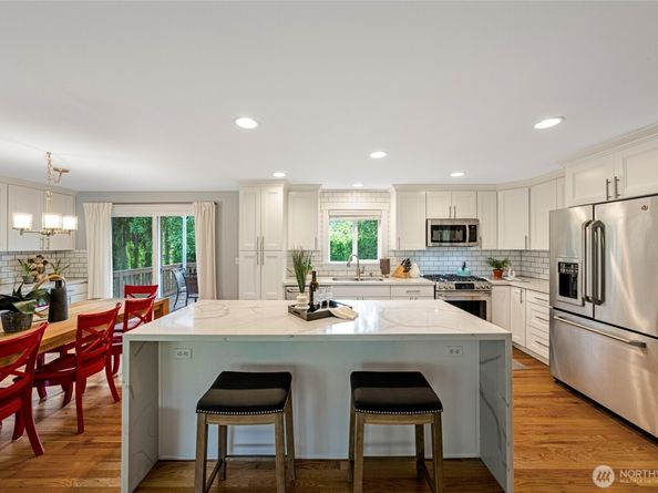 3401 79th Avenue SE, Mercer Island WA 98040
