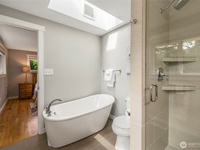 3401 79th Avenue SE, Mercer Island WA 98040