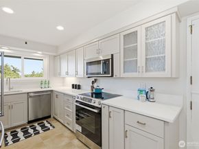 16532 34th Avenue NE, Lake Forest Park WA 98155