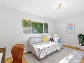 16532 34th Avenue NE, Lake Forest Park WA 98155