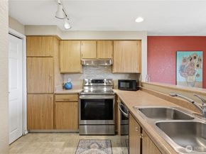 1700 W Sunn Fjord Lane L202, Bremerton WA 98312