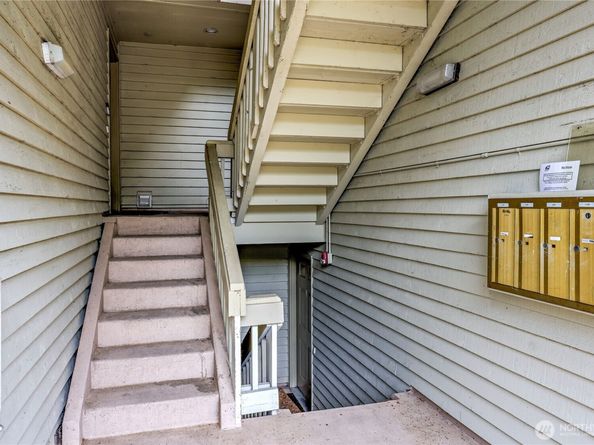 1700 W Sunn Fjord Lane L202, Bremerton WA 98312