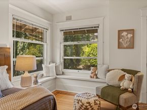 938 18th Avenue E, Seattle WA 98112