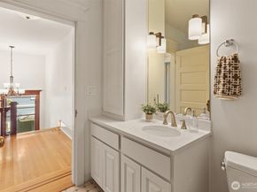 938 18th Avenue E, Seattle WA 98112
