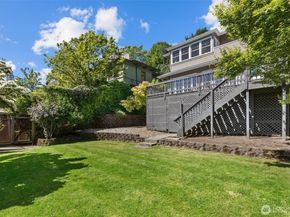 938 18th Avenue E, Seattle WA 98112