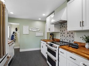 4323 15th Avenue S, Seattle WA 98108