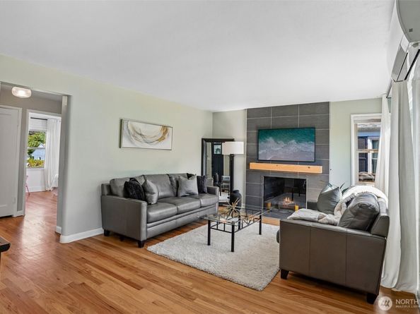 4323 15th Avenue S, Seattle WA 98108