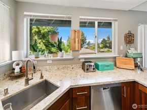 27917 10th Avenue S, Des Moines WA 98198