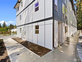 7103 210 Street SW B, Edmonds WA 98026