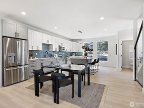 7103 210 Street SW B, Edmonds WA 98026