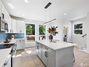 7103 210 Street SW B, Edmonds WA 98026