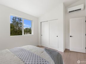 11748 Dayton Avenue N, Seattle WA 98133