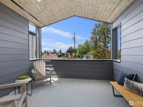 11748 Dayton Avenue N, Seattle WA 98133