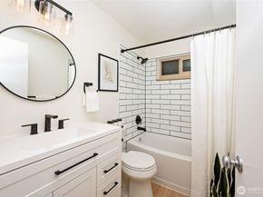 4219 Whitman Avenue N 4, Seattle WA 98103