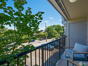 4219 Whitman Avenue N 4, Seattle WA 98103