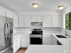 6530 W Mercer Way, Mercer Island WA 98040