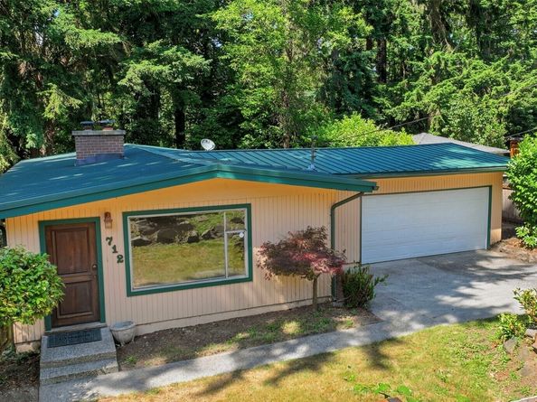 712 NE 198th Street, Shoreline WA 98155