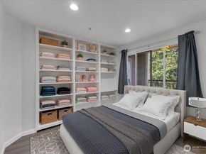 823 N 161st Place 405, Shoreline WA 98133