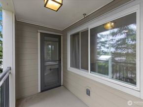 823 N 161st Place 405, Shoreline WA 98133