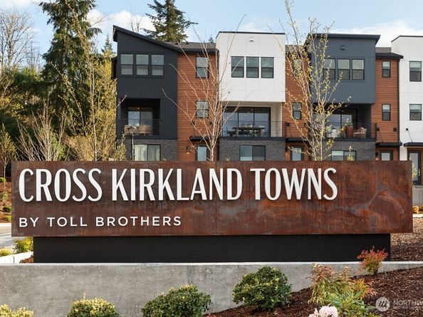 10806 (HS 46) 120th Lane NE C, Kirkland WA 98033