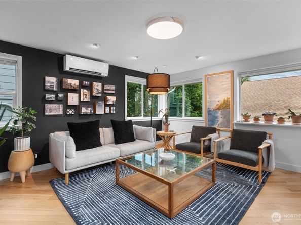 2400 E Howell Street E, Seattle WA 98122