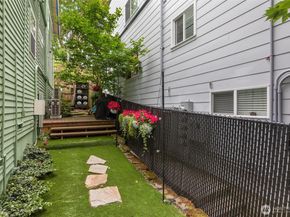 2400 E Howell Street E, Seattle WA 98122