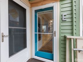 2400 E Howell Street E, Seattle WA 98122