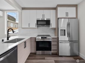 503 NE 42nd Street, Seattle WA 98105
