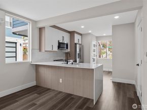 503 NE 42nd Street, Seattle WA 98105