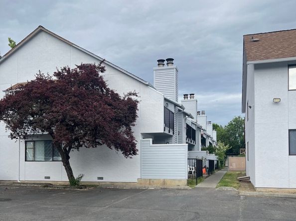 12434 Ambaum Blvd SW 106, Seattle WA 98146