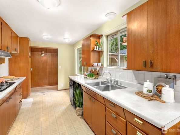 902 N 149th Street, Shoreline WA 98133