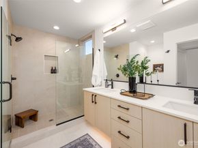 823 A 17th Avenue, Seattle WA 98144