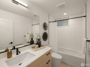 823 A 17th Avenue, Seattle WA 98144