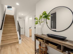 823 A 17th Avenue, Seattle WA 98144
