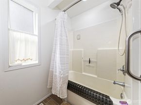 18701 10th Avenue NE, Poulsbo WA 98370