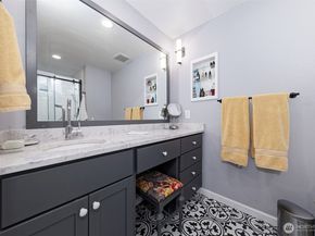 18701 10th Avenue NE, Poulsbo WA 98370