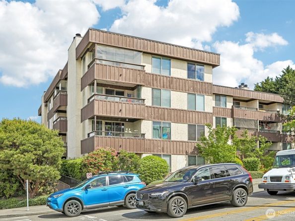 3421 SW Roxbury Street 308, Seattle WA 98126